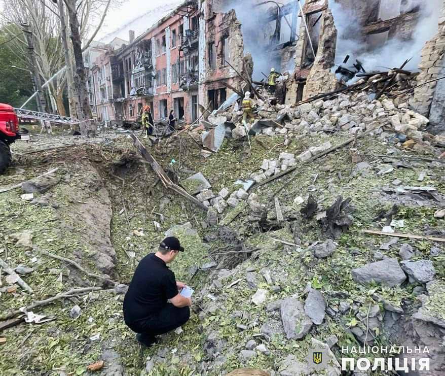 Не згодні з рішенням влади: у Миколаєві мешканці зруйнованого будинку самі замовили технічне обстеження будівлі