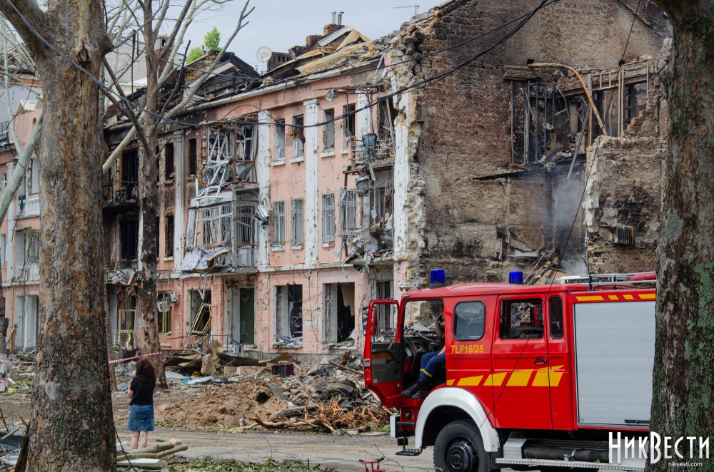 Не згодні з рішенням влади: у Миколаєві мешканці зруйнованого будинку самі замовили технічне обстеження будівлі