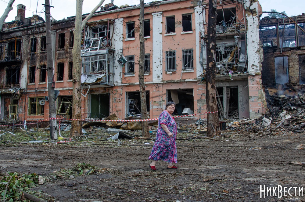 Не згодні з рішенням влади: у Миколаєві мешканці зруйнованого будинку самі замовили технічне обстеження будівлі