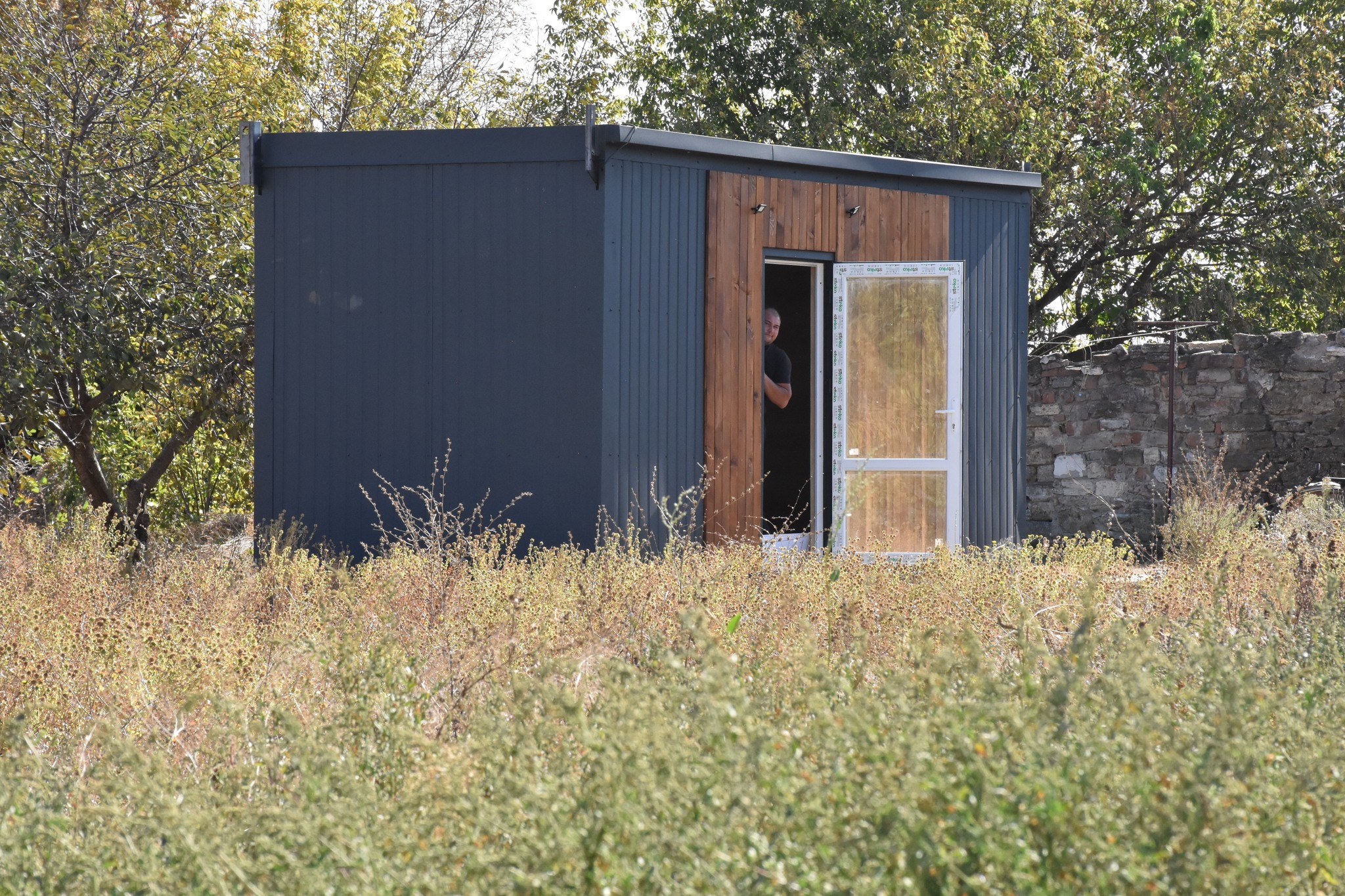 Із кухнею і санвузлом: у селах Миколаївщини встановили перші модульні будинки власного виробництва (фото)