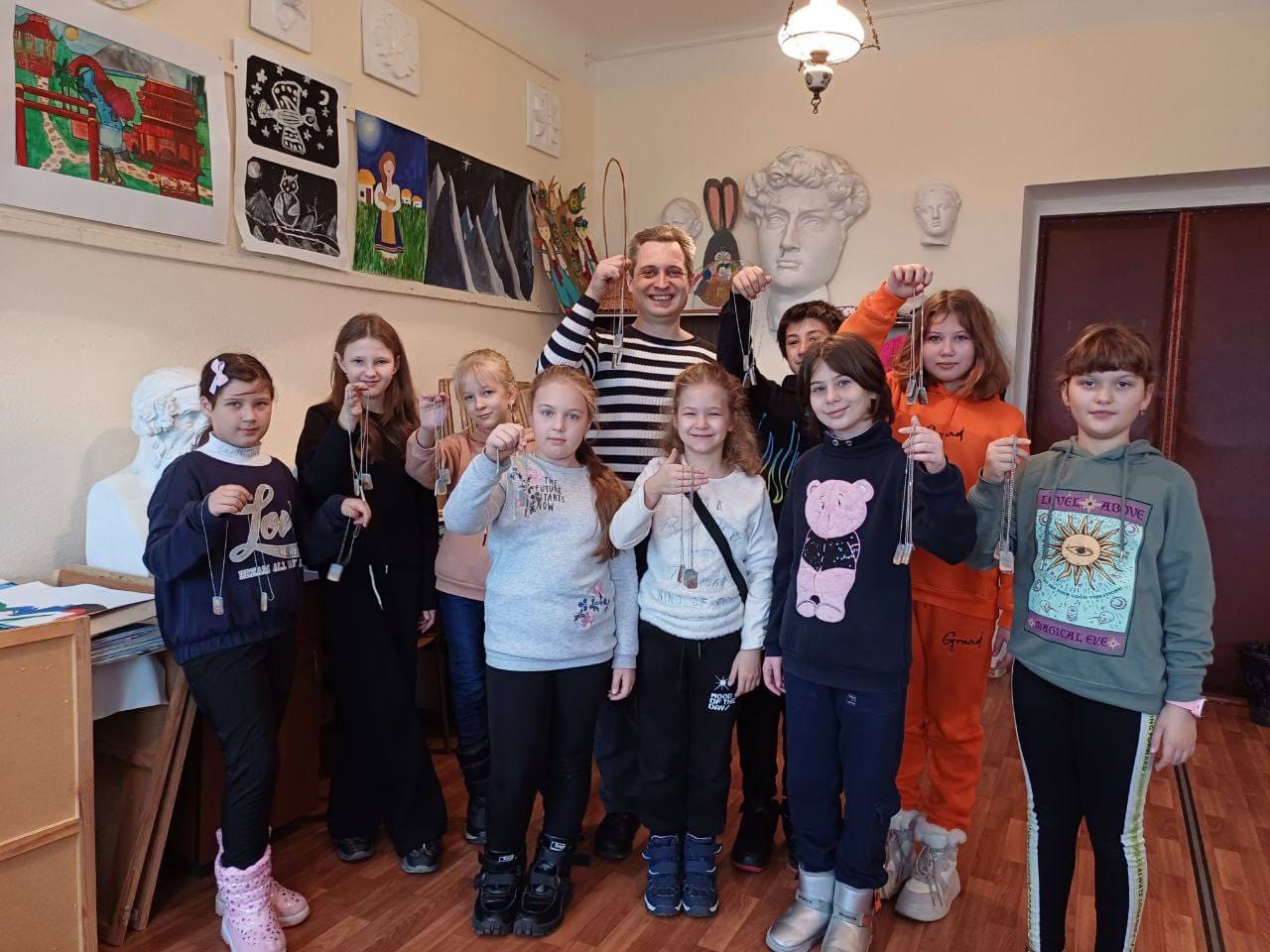 Наші діти вражають і надихають: як школярі Миколаєва допомагають ЗСУ (фото)