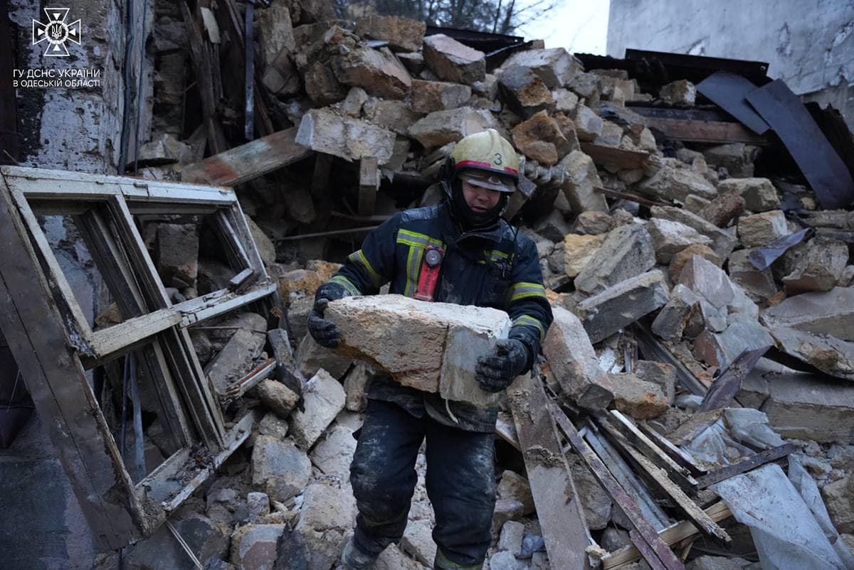 В історичному центрі Одеси втретє за три місяці обвалився житловий будинок (фото)