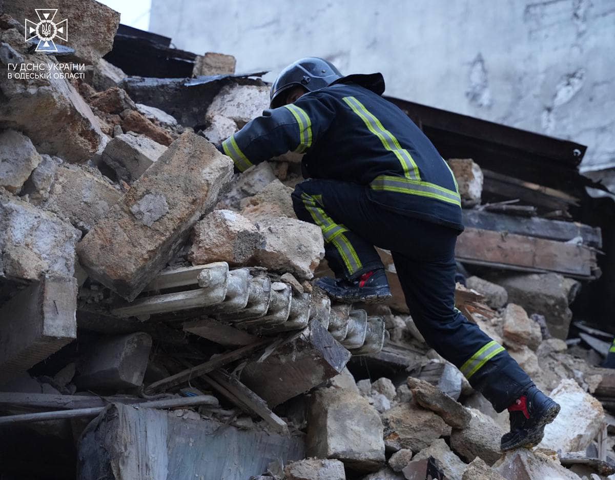 В історичному центрі Одеси втретє за три місяці обвалився житловий будинок (фото)