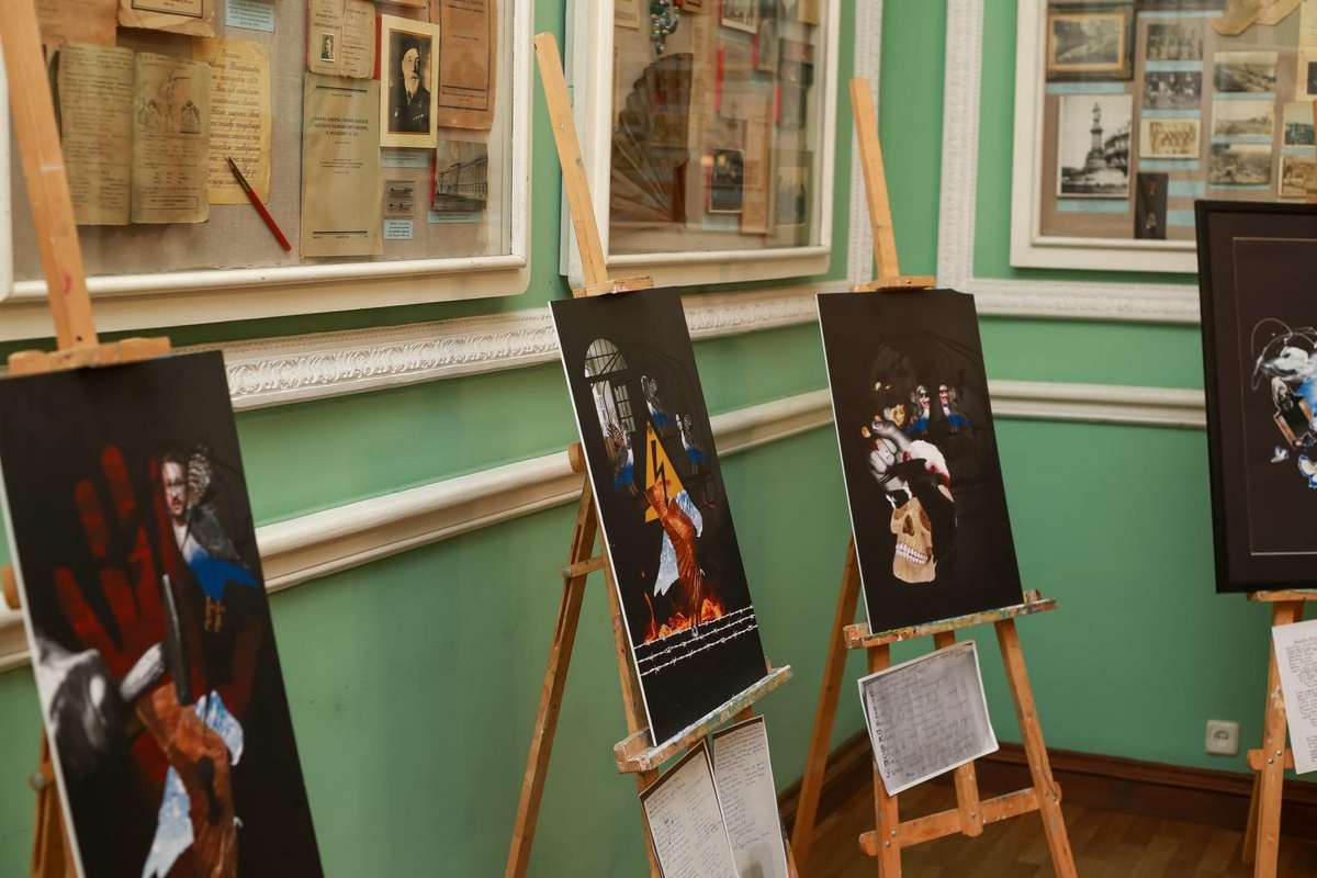 «Звільніть пташок»: в Одесі проходить виставка, присвячена бранцям Кремля, серед яких – жителі Херсонщини