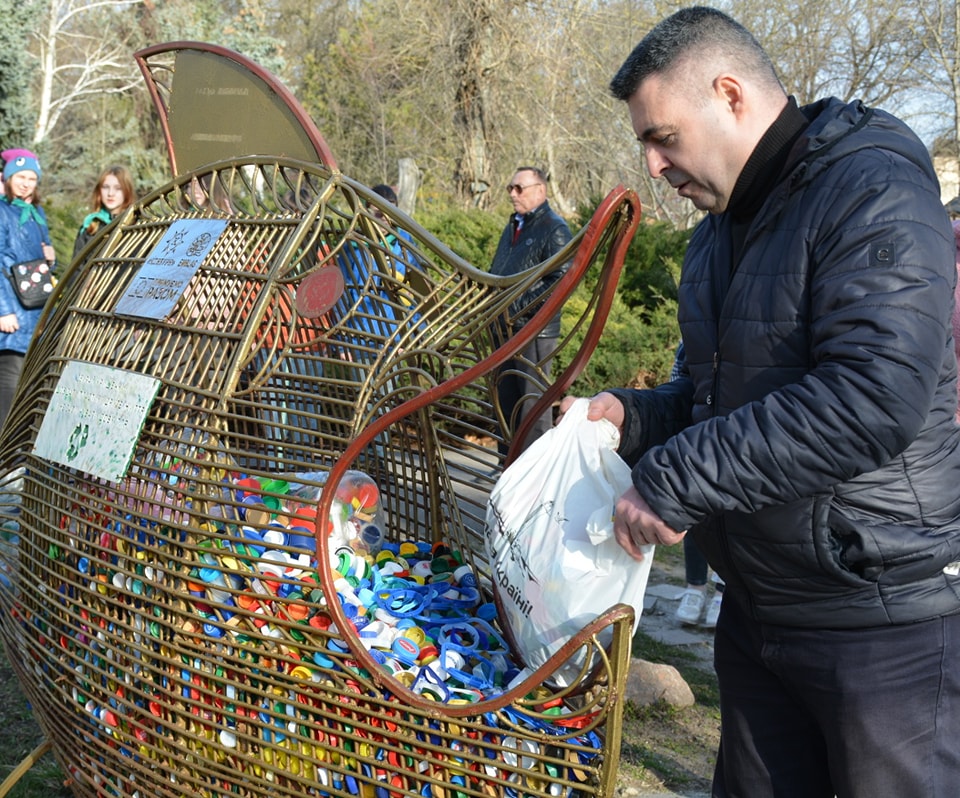 Від кришечок до дронів: як у Миколаєві перетворюють пластик у зброю для ЗСУ