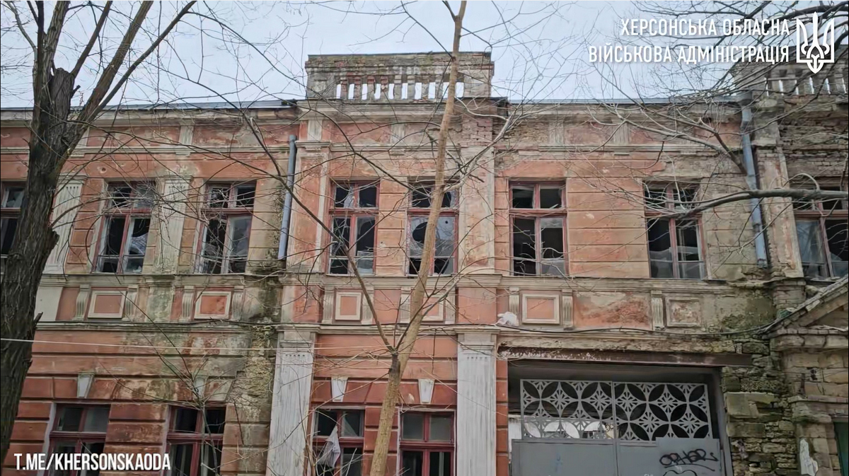 Окупанти знищують історичне обличчя Херсона: які пам’ятки архітектури постраждали (фото)