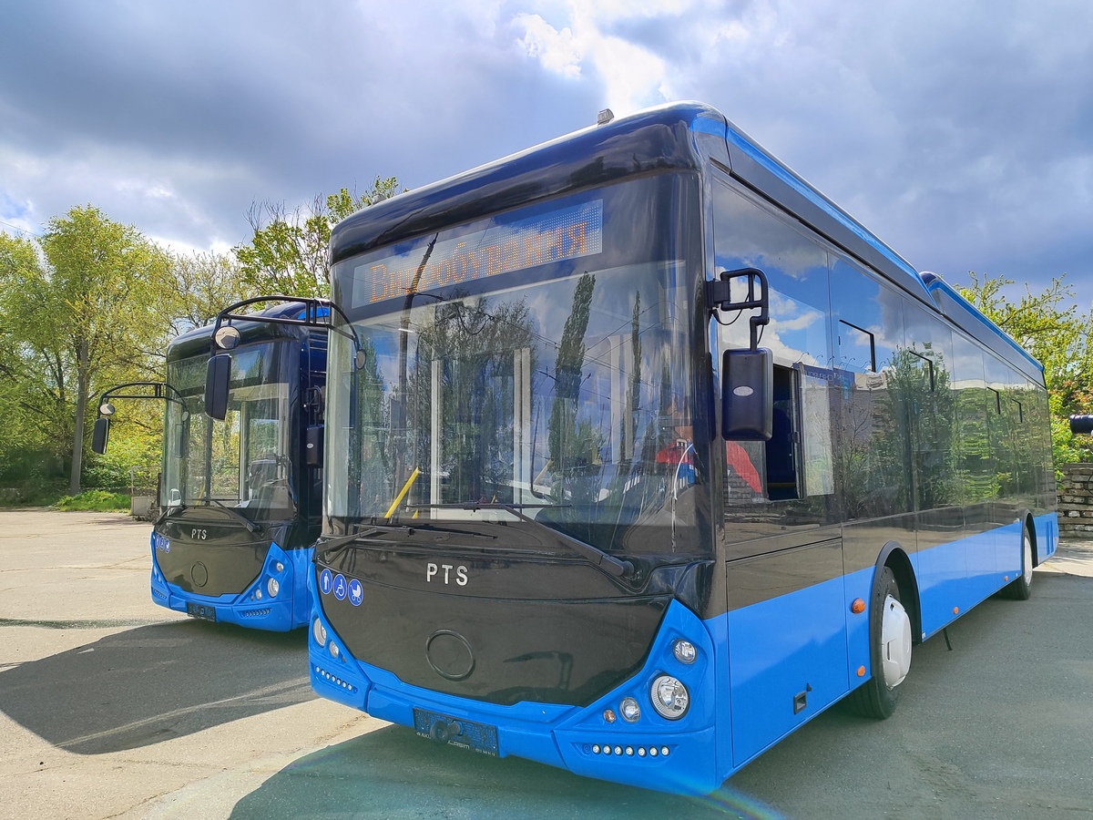 Два в одному – тролейбус і автобус: Миколаїв отримає 31 одиницю нової техніки, але бракує водіїв (фото)