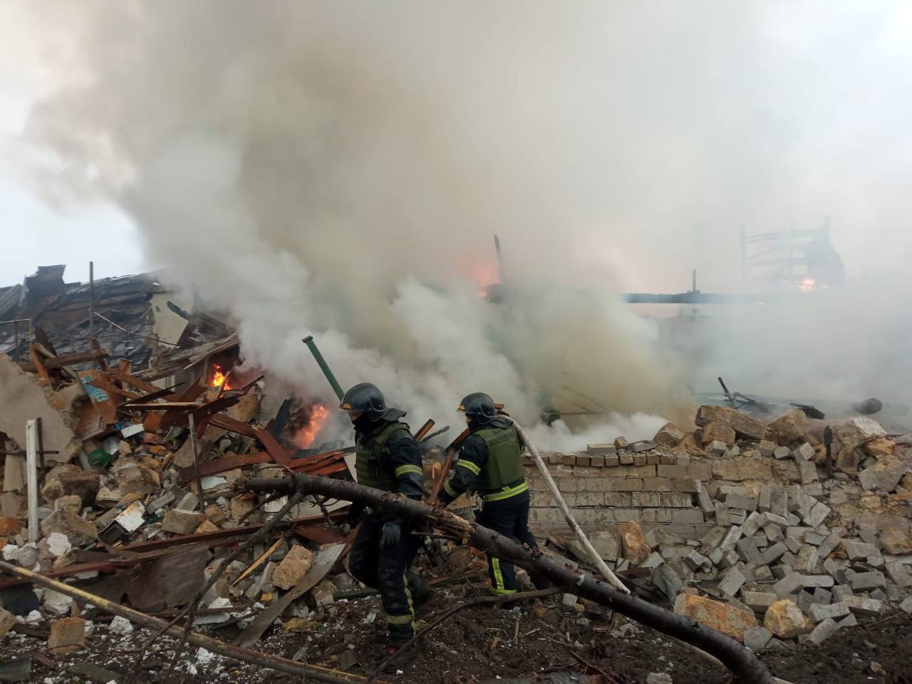 Ракетний терор Одещини триває: Росія вдарила по приватному сектору – є постраждалі, серед них дитина (фото)