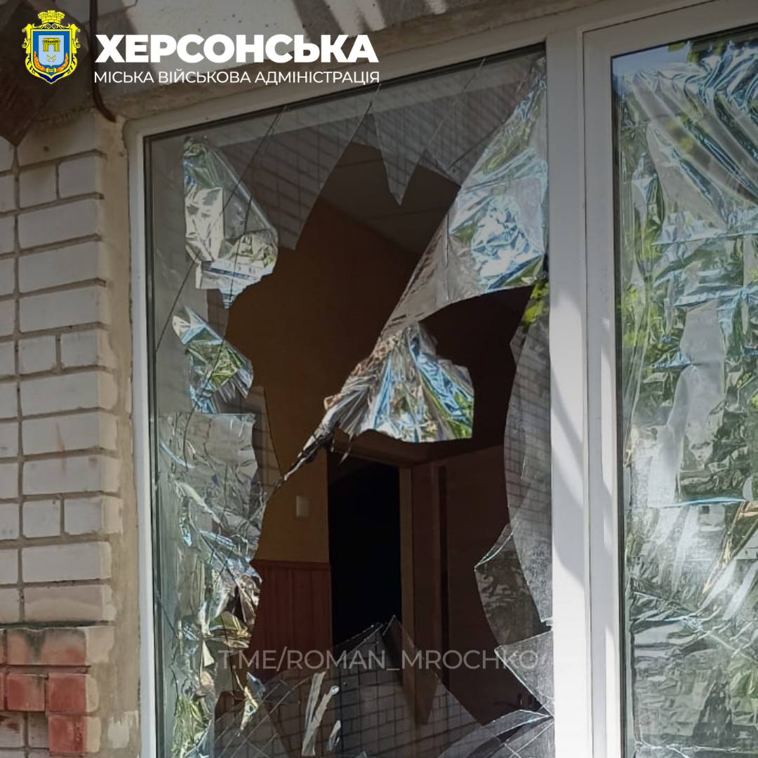 Пошкоджені будинки та дитсадок: в Херсонській МВА показали наслідки обстрілів Антонівки