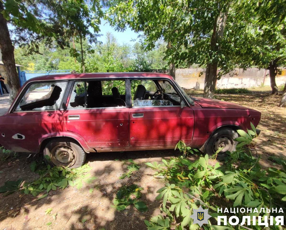 Атаки з дронів та удари КАБами – наслідки ворожих обстрілів Херсонщини за минулу добу (фото)