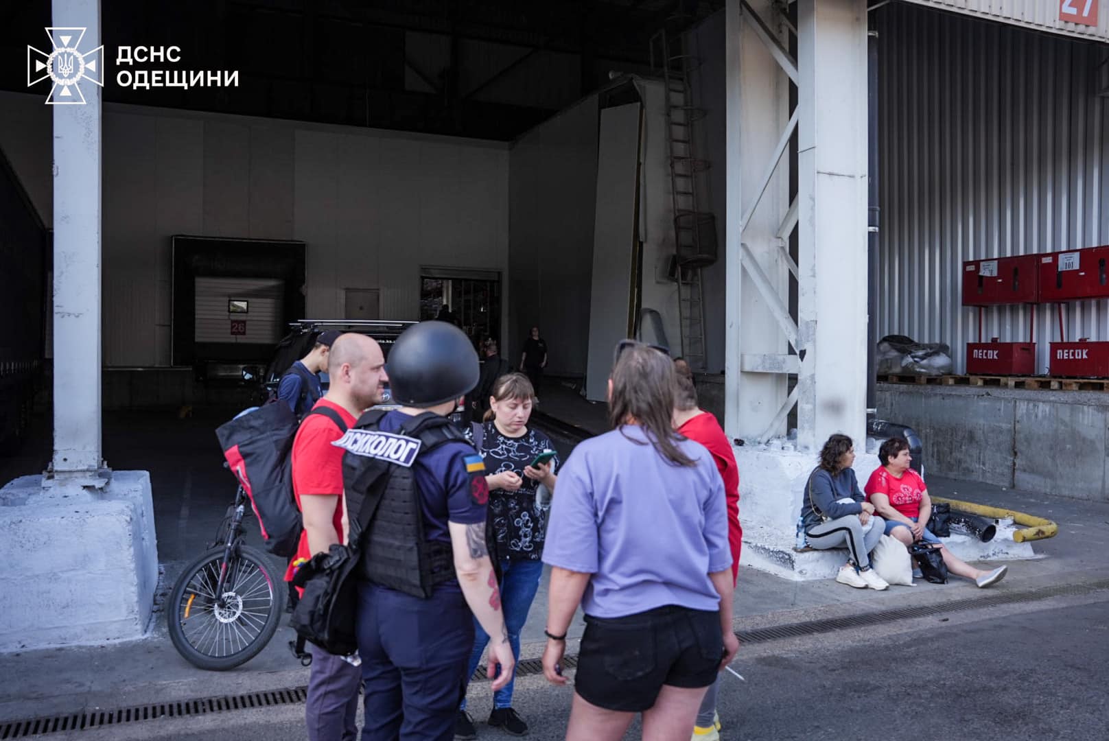 Ракетний удар по Одесі: рятувальники ліквідували масштабну пожежу (фото)