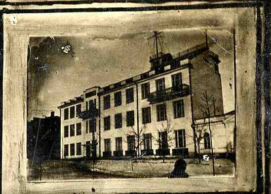 Херсонський морський коледж: 190 років історії та повторне знищення будівлі окупантами (фото)