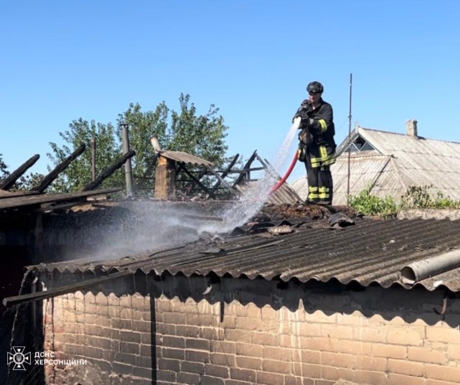 Рятувальники Херсонщини ліквідували 21 пожежу, спричинену ворожими обстрілами (фото)