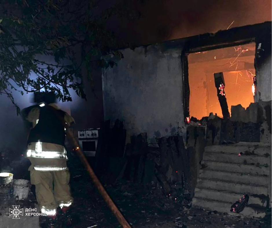 Рятувальники Херсонщини ліквідували 21 пожежу, спричинену ворожими обстрілами (фото)