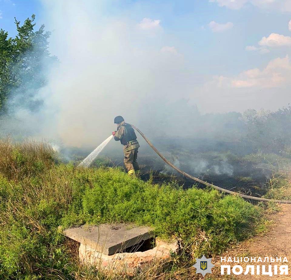 Атака на Садове та удар по рятувальниках: наслідки ворожих обстрілів Херсонщини за минулу добу (фото)