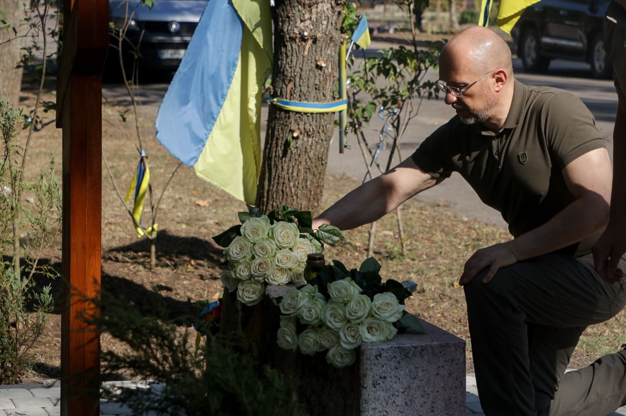 Денис Шмигаль побував в окопах під Херсоном: черговий візит урядовців (фото)