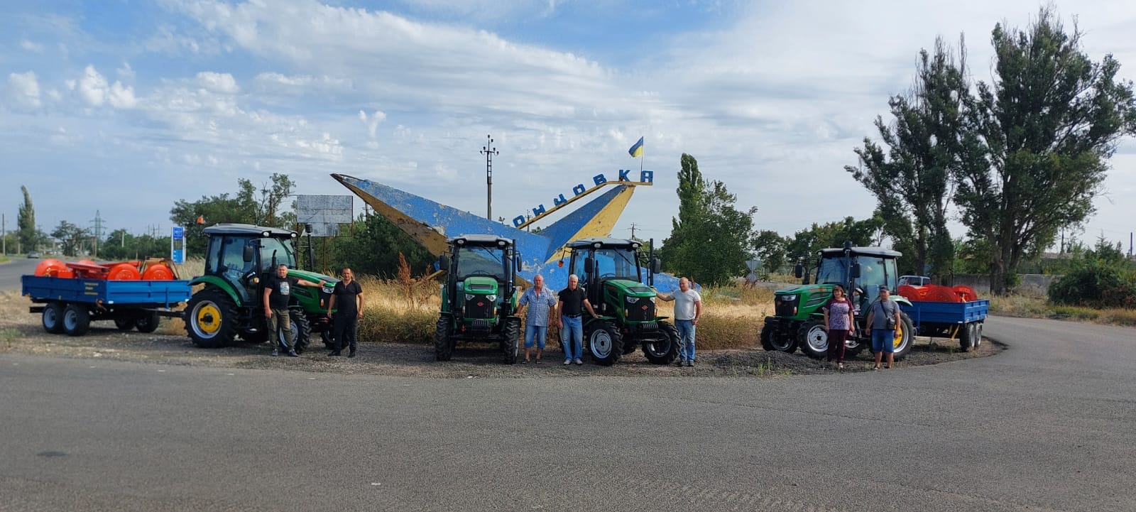 «Наші комунальники могли про таке тільки мріяти»: громада на Херсонщині отримала важливу спецтехніку