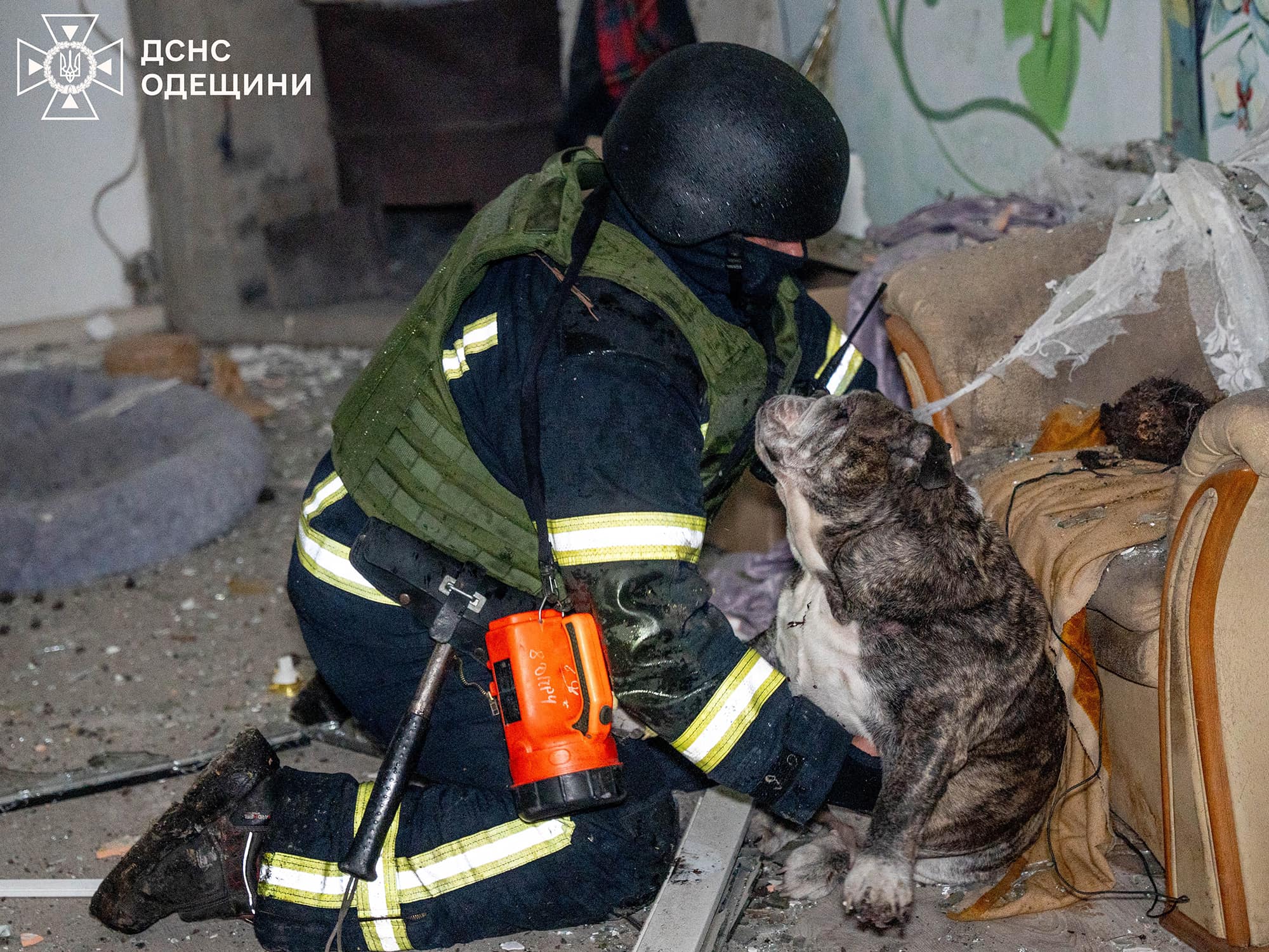 Ворог здійснив масовану атаку на Одеський район: загинув чоловік, 9 постраждалих (фото)