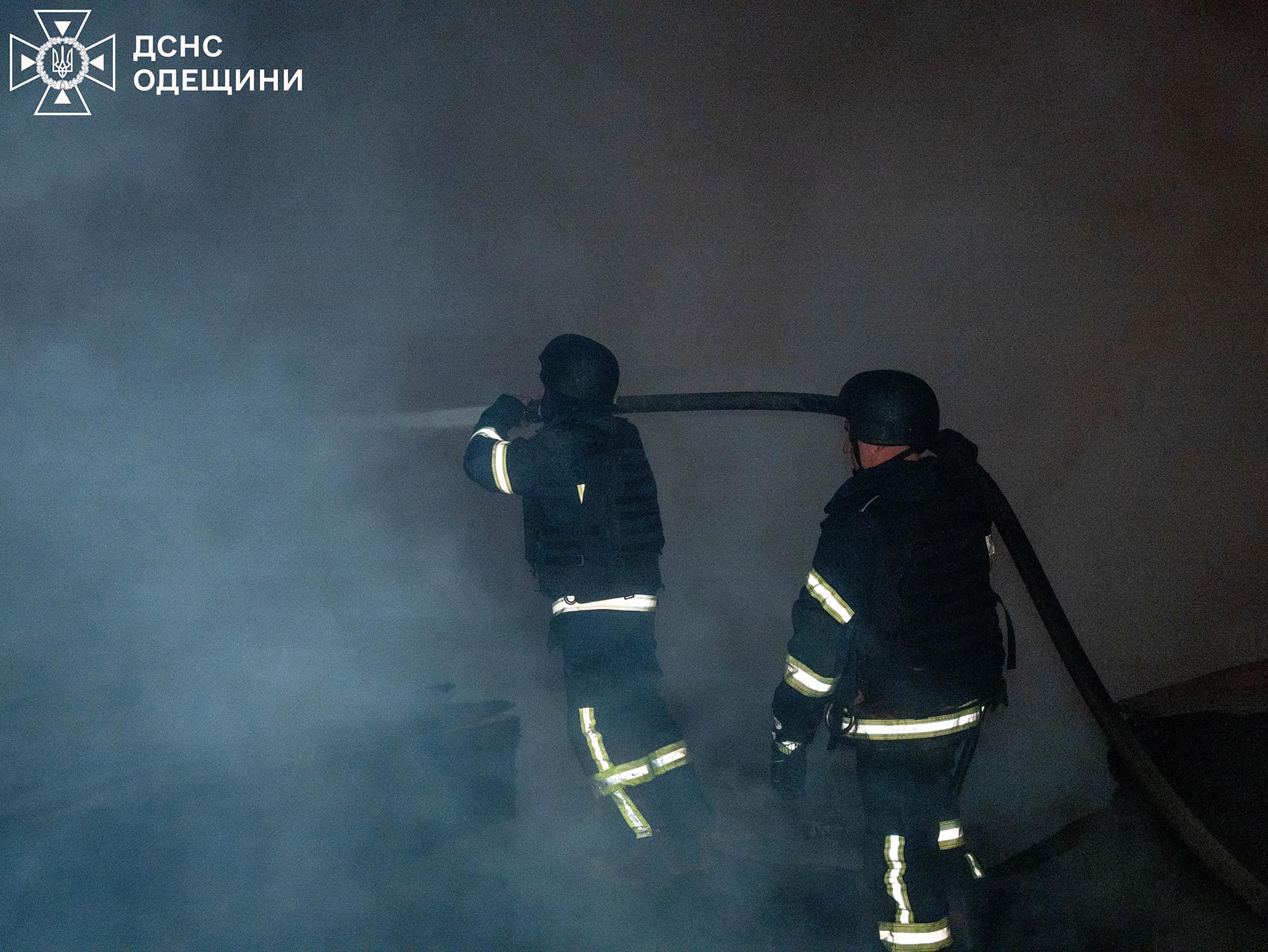 Ворог здійснив масовану атаку на Одеський район: загинув чоловік, 9 постраждалих (фото)