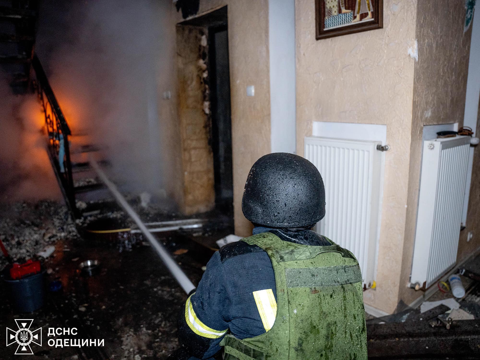 Ворог здійснив масовану атаку на Одеський район: загинув чоловік, 9 постраждалих (фото)