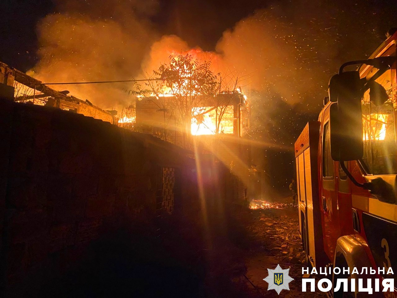 Стріляли з артилерії, танка й БпЛА: окупанти пошкодили 15 об’єктів на Херсонщині (фото)