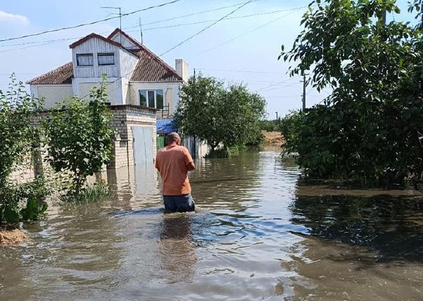 «Гидотна мить. Ми втратили все, чим жили». Свідчення жителів Херсонщини про наслідки катастрофи