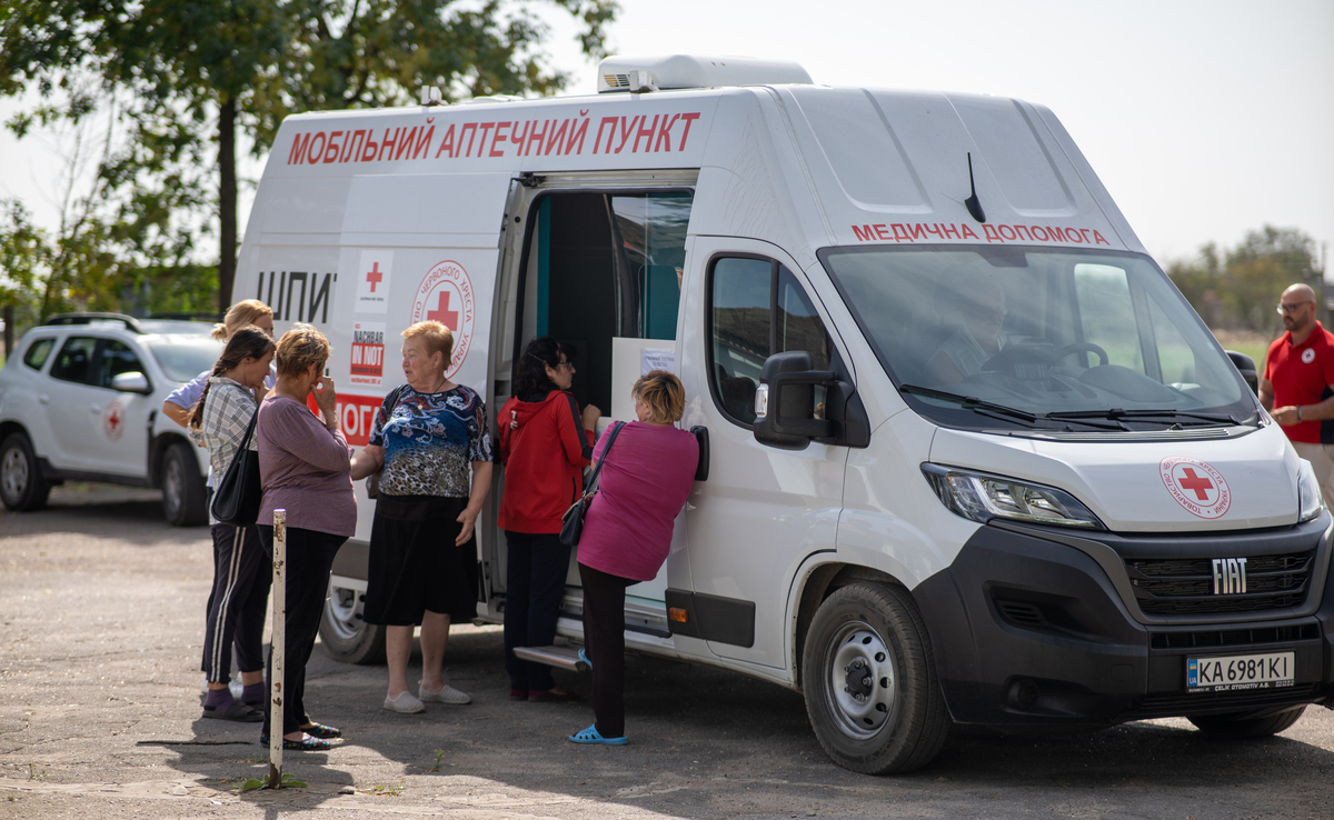 «Він нам дуже потрібний»: на Херсонщині запрацював ще один мобільний аптечний пункт