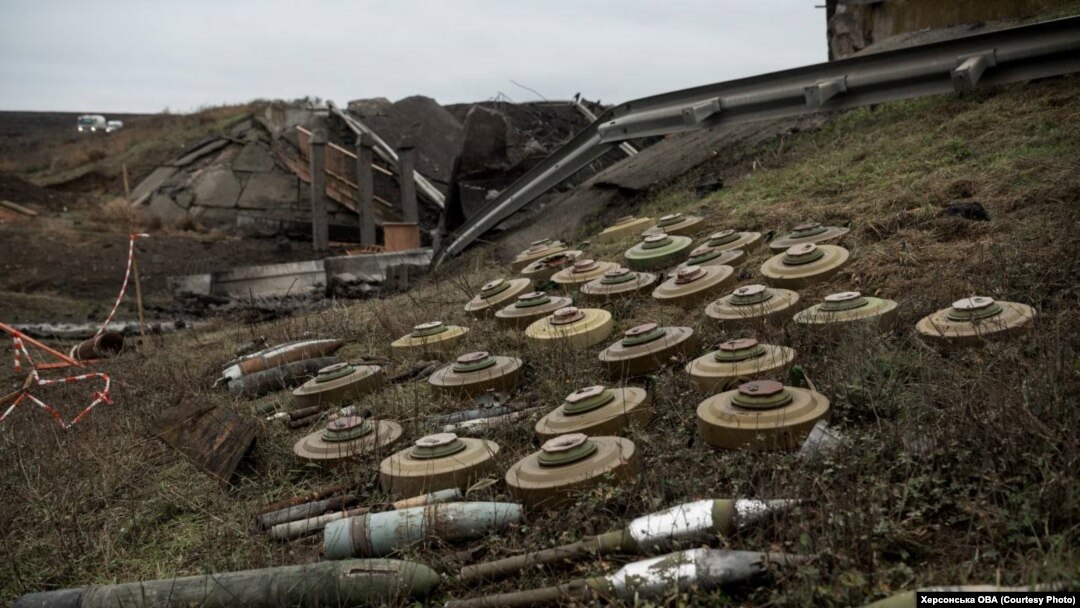 На землях Херсонщини знищили майже 135 тисяч вибухонебезпечних предметів
