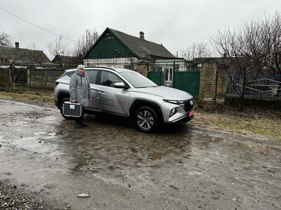 Мобільний офіс ЦНАП вже працює: жителю Чорнобаївки надали необхідні послуги