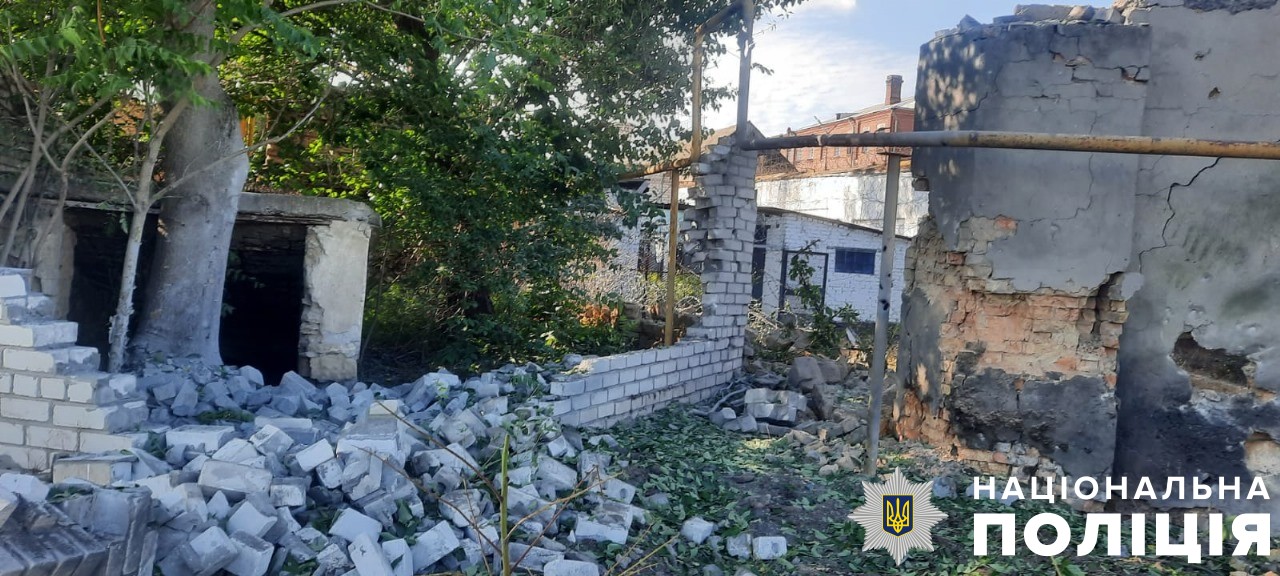 Ворог атакував 16 населених пунктів Херсонщини: пошкоджені приватні будинки, автобусна зупинка та медзаклад 