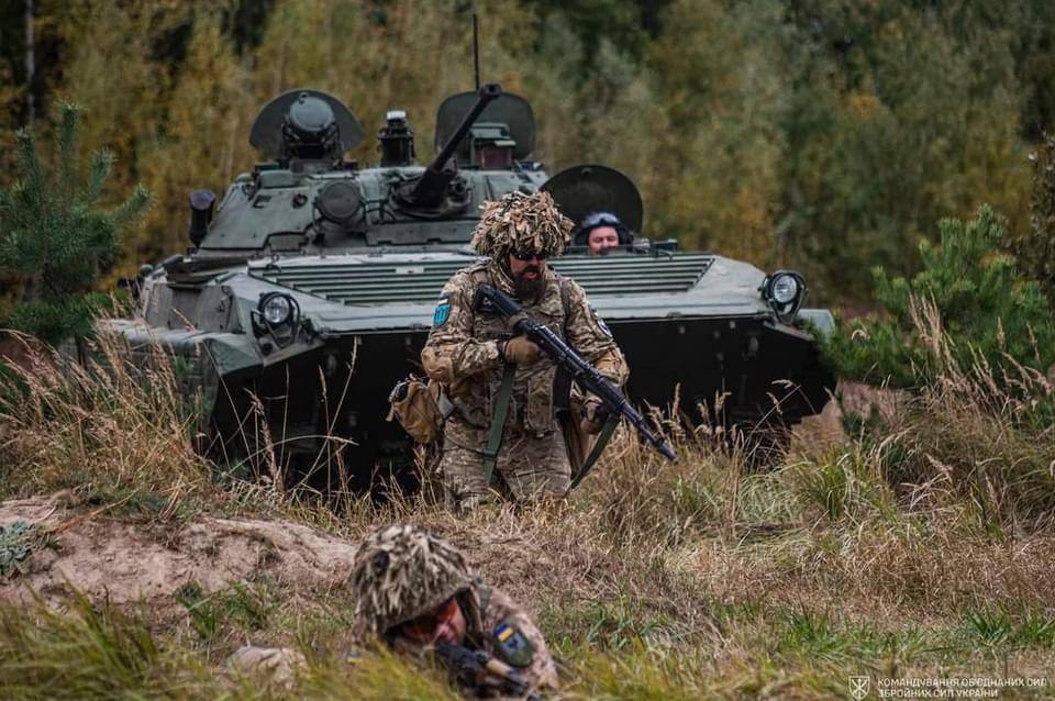 ЗСУ продовжують утримувати позиції на лівобережжі Херсонщини, а окупанти перекидають підрозділи з Криму, - ISW