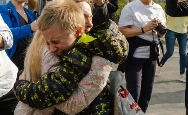 «На відпочинок» – під дулом автомата. Херсонські діти розповідають, як окупанти вивозили їх у Крим