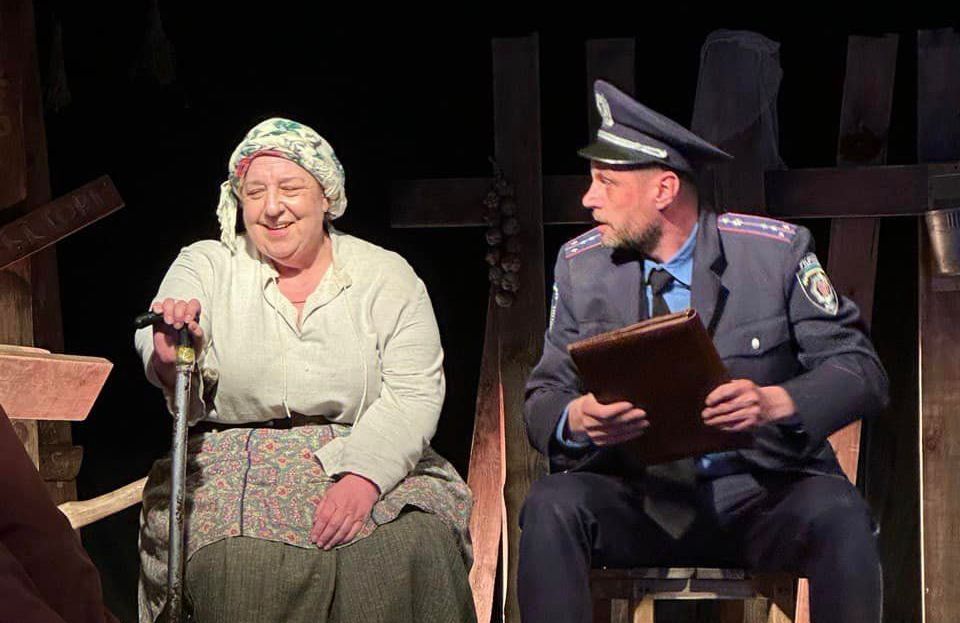 Легендарна «Баба Пріся...»: прем’єра відновленої вистави Херсонського театру – уже в травні