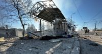 Росіяни вдарили по автобусній зупинці в Херсоні, є постраждала