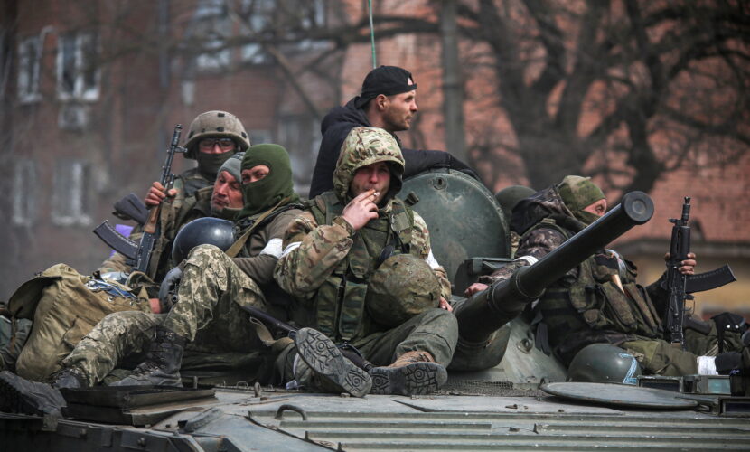 На лівобережжі Херсонщини окупанти активно мародерять та 