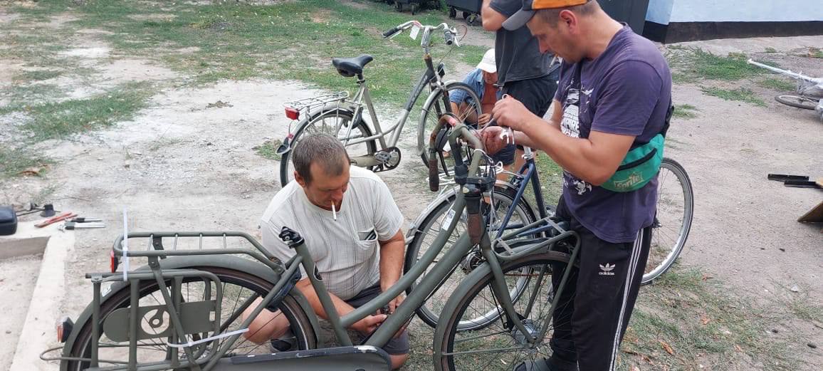 Учителям, медикам, волонтерам: Нововоронцовській громаді передали 100 велосипедів