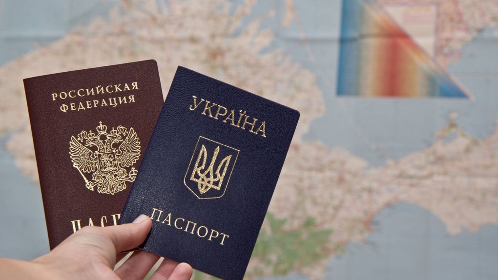 Українці на тимчасово окупованих територіях стають іноземцями на своїй землі?