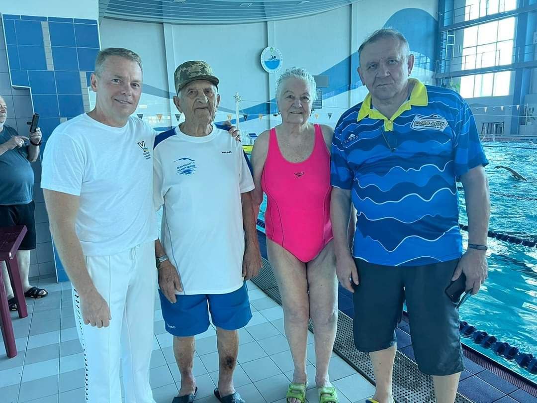 Встановив 3 світові рекорди: 100-річний житель Вознесенська переміг на чемпіонаті України з плавання 