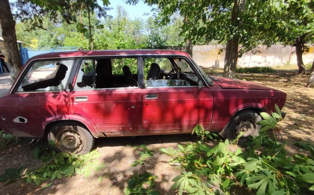 Атаки з дронів та удари КАБами – наслідки ворожих обстрілів Херсонщини за минулу добу (фото)