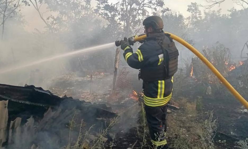 За добу ворог випустив по Херсонщині майже 700 снарядів, виникли пожежі – ДСНС