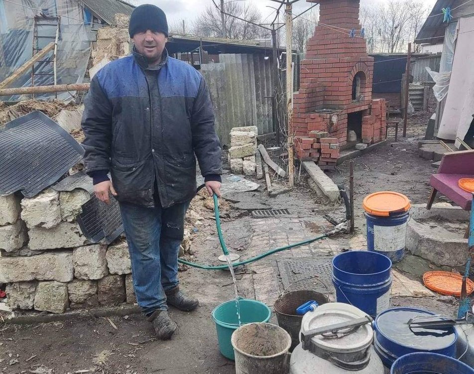 Взаємодопомога: жителі села на Бериславщині зібрали гроші для фонду Притули, який подарував їм генератор