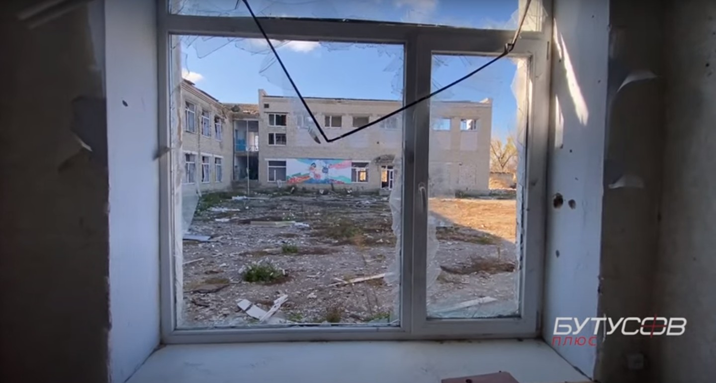 «Людина в здоровому глузді такого робити не буде»: окупанти практично знищили школу в смт Архангельське (відео)