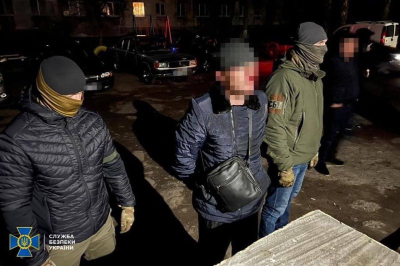 СБУ в Одесі затримала колишнього охоронця російської катівні у Херсоні