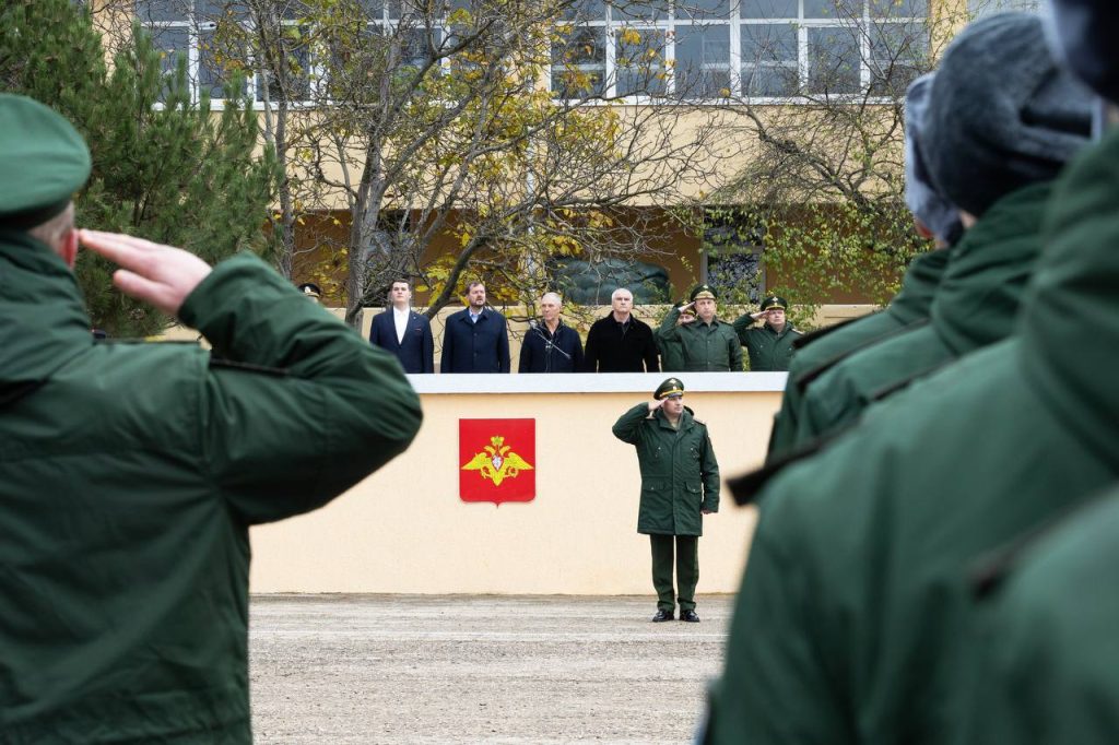 Перших строковиків з Херсонщини окупанти відправили в Крим, далі – на фронт?