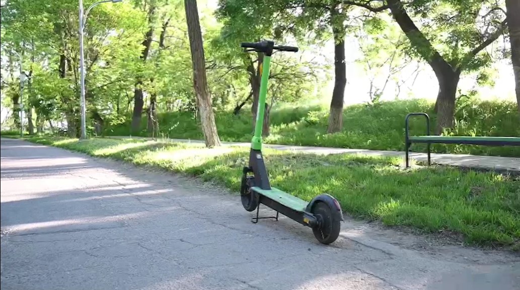 В Одесі у деяких місцях заборонено пересуватися на електросамокатах: де не можна їздити та чи торкнеться це парків