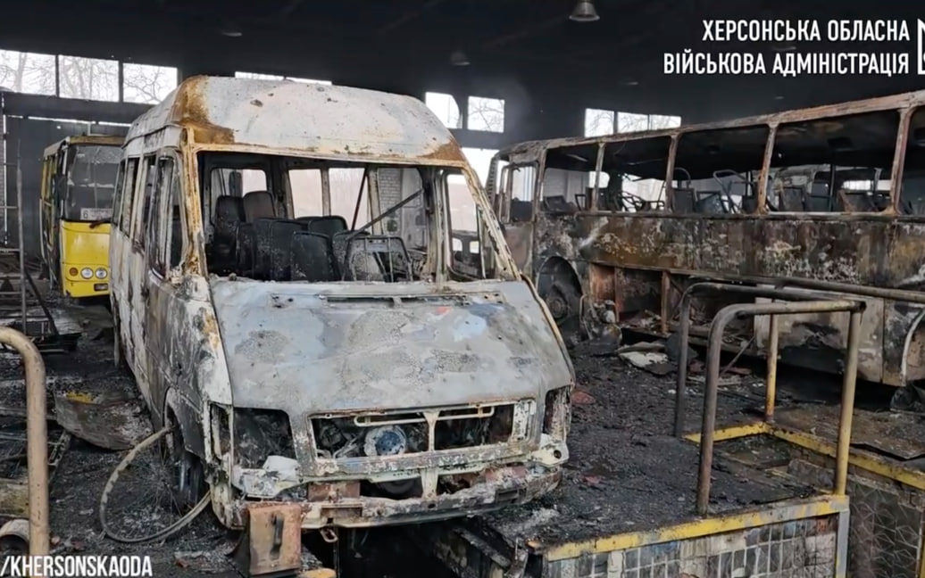  Знищили 11 автобусів одним ударом: за місяць окупанти атакували Херсонську громаду більше 280 разів