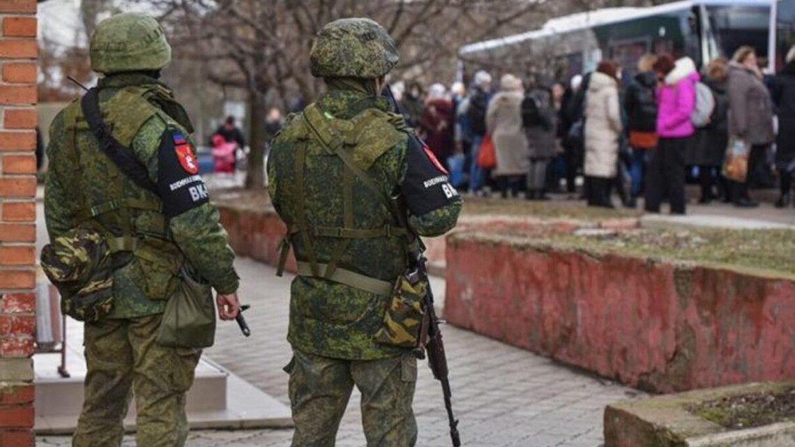 «Якщо самі не зберемося, то нас змусять...» Що розповідають херсонці про оголошену окупантами «евакуацію»