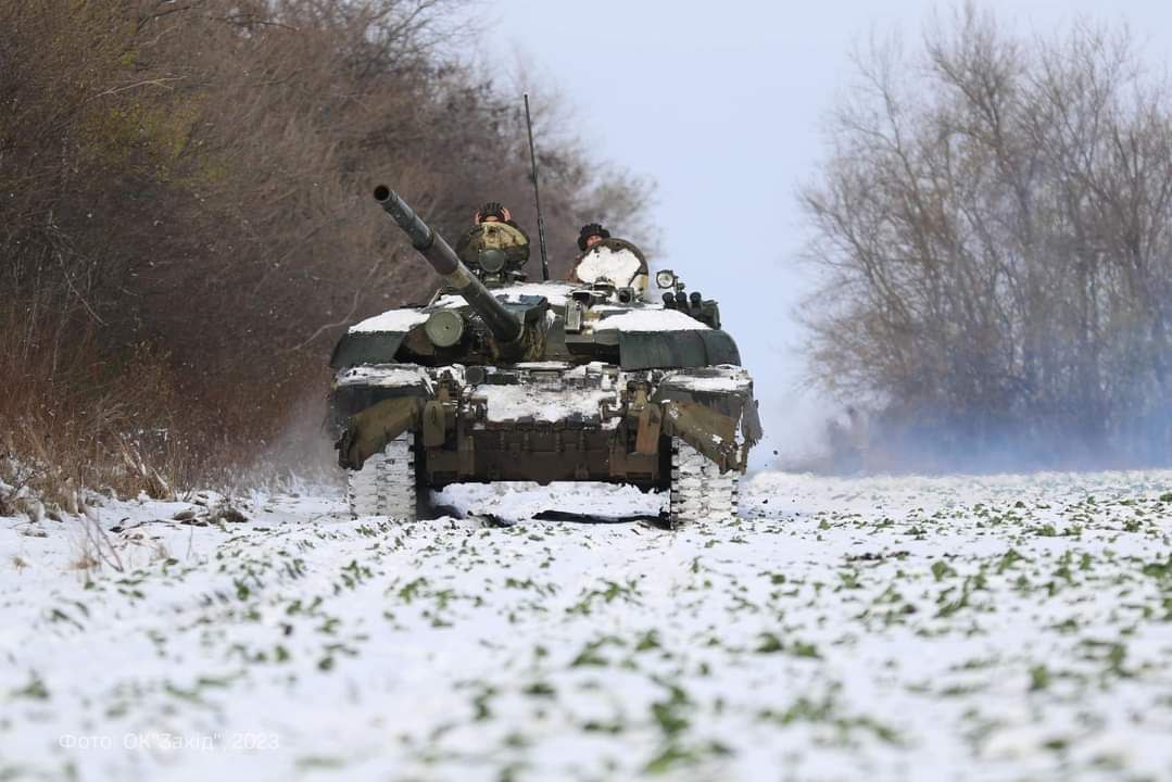 На лівобережжі Херсонщини ворог відмовляється йти на штурми, підривається на власних мінах та жаліється на погану погоду