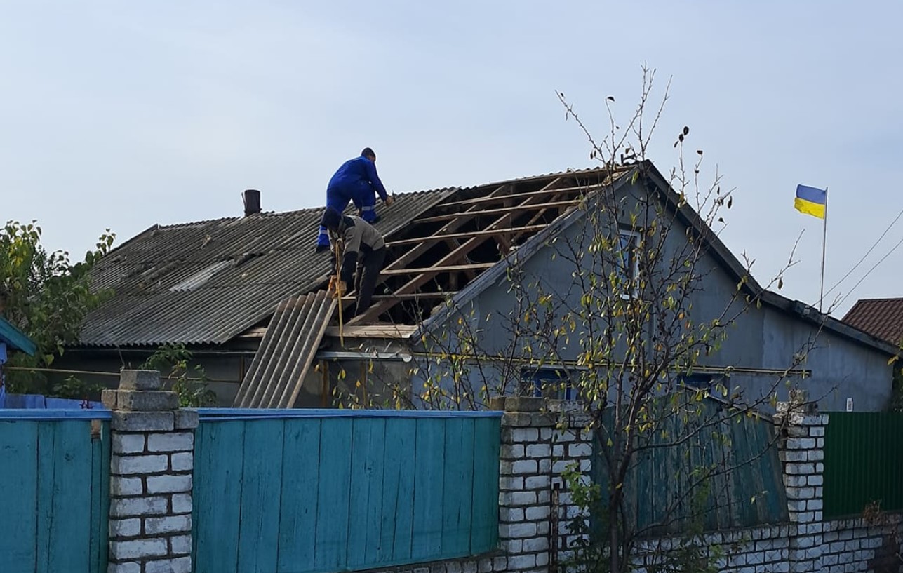 Відновлюють будинки захисників і літніх людей: волонтери повертають життя у Зелений Гай на Миколаївщині 