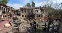 В Одесі продовжують фіксувати наслідки російської атаки: пошкоджено 58 квартир в 22 будинках (відео)